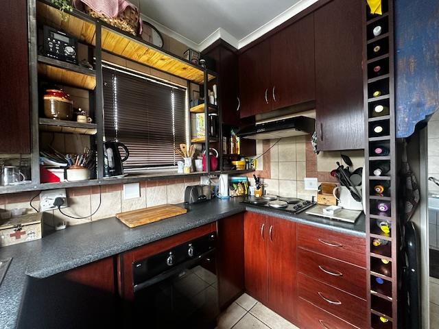 6 Bedroom Property for Sale in Pellissier Free State